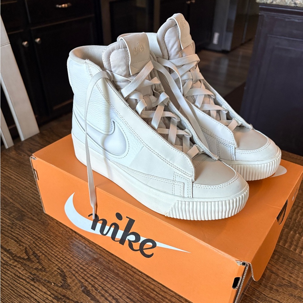 Nike Women's white cream mid blazer victory size 7